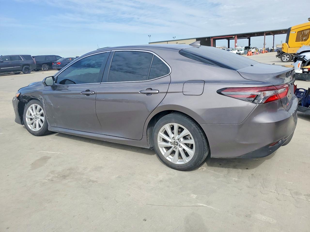 2024 TOYOTA CAMRY LE photo 4
