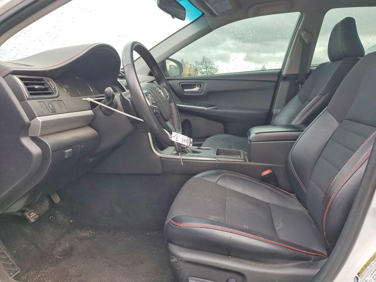 2017 TOYOTA CAMRY LE photo 19
