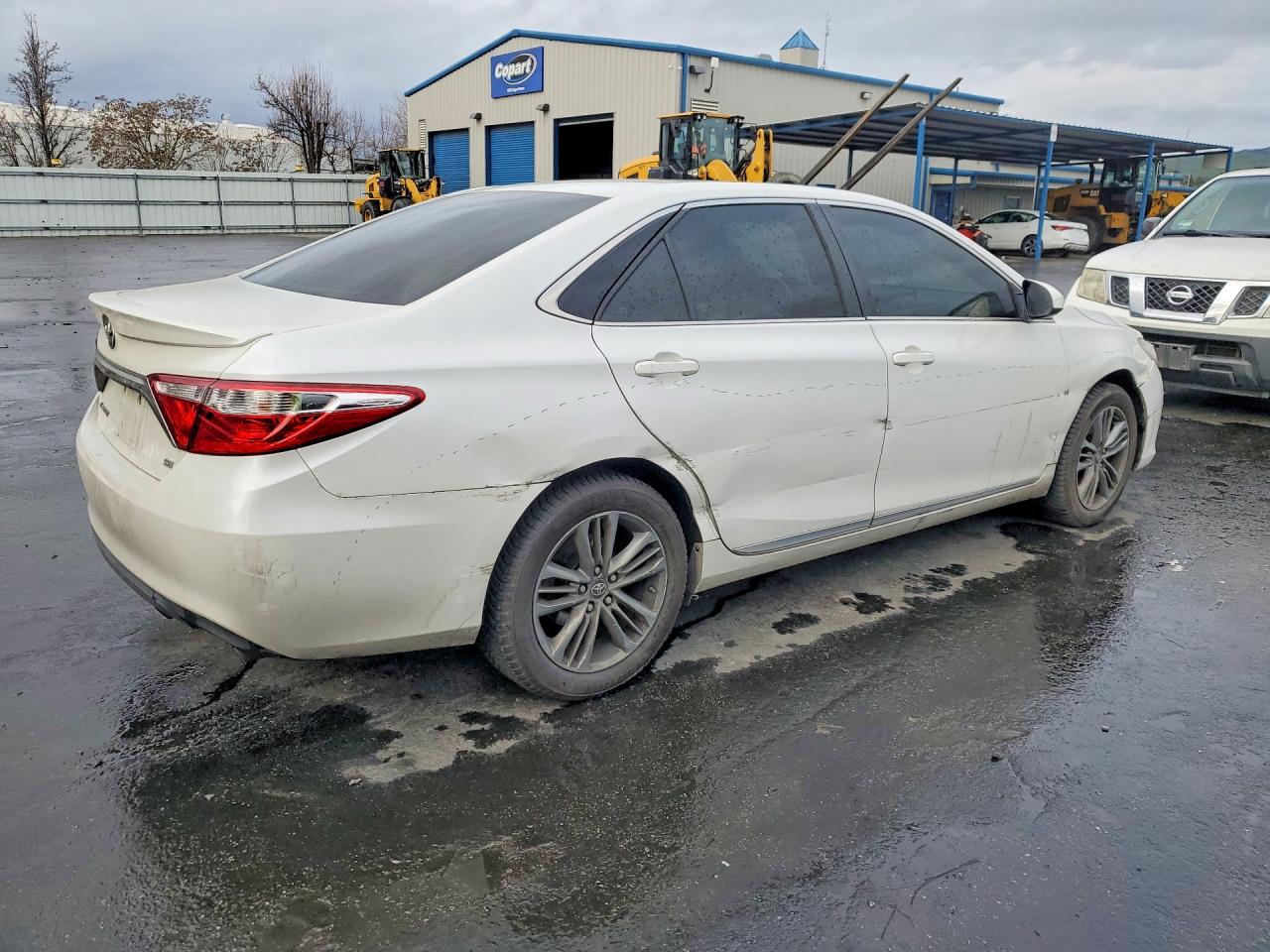2017 TOYOTA CAMRY LE photo 7