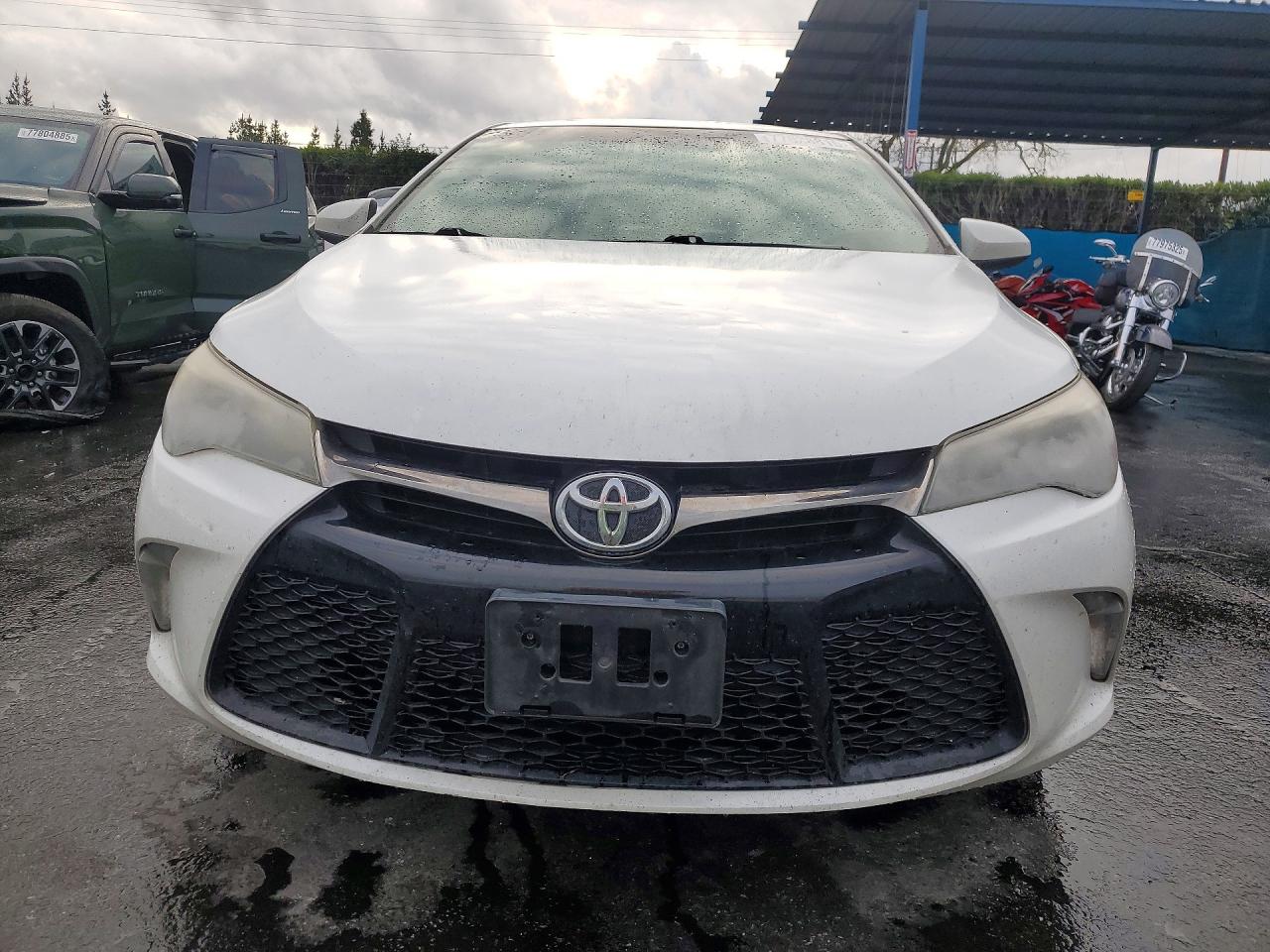 2017 TOYOTA CAMRY LE photo 13