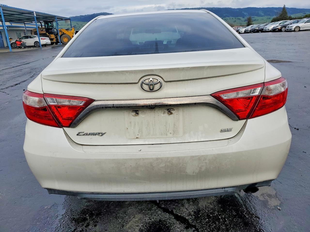 2017 TOYOTA CAMRY LE photo 16