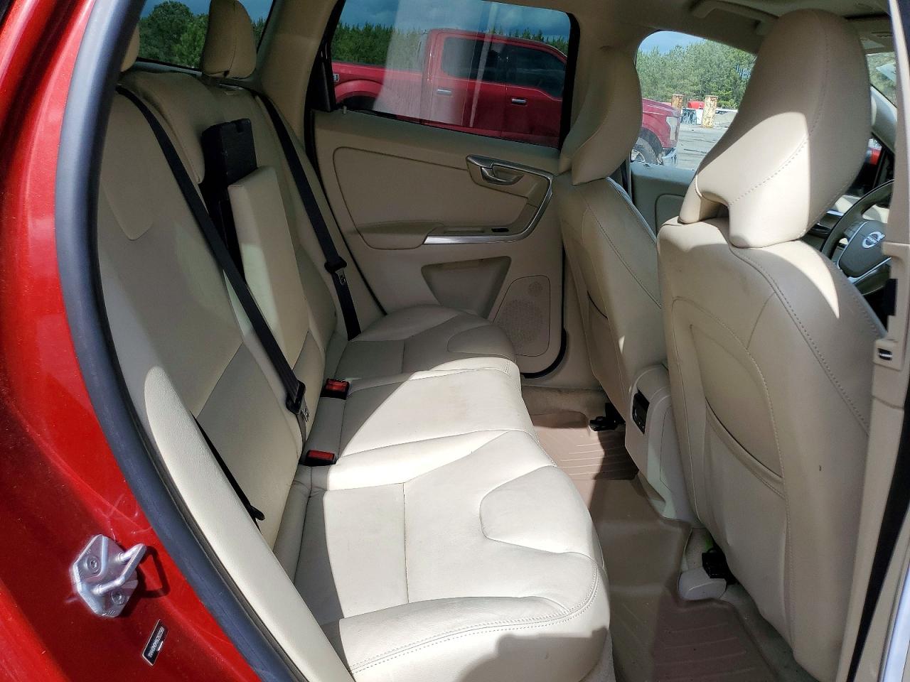2016 VOLVO XC60 T5 PLATINUM photo 31