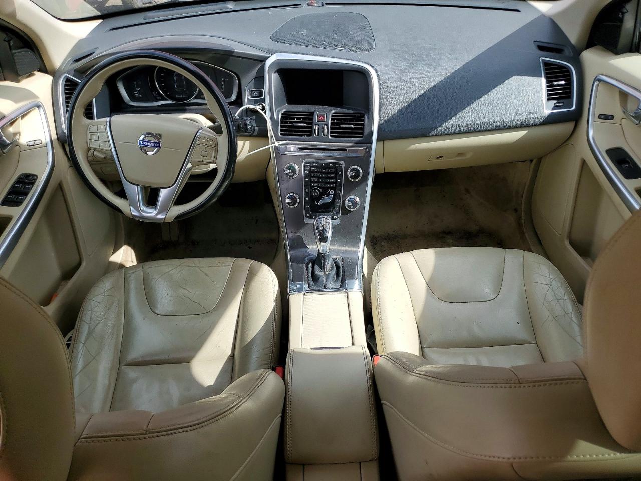 2016 VOLVO XC60 T5 PLATINUM photo 22