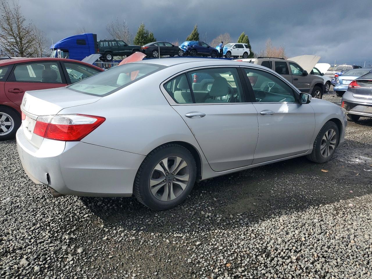 2013 HONDA ACCORD LX photo 7