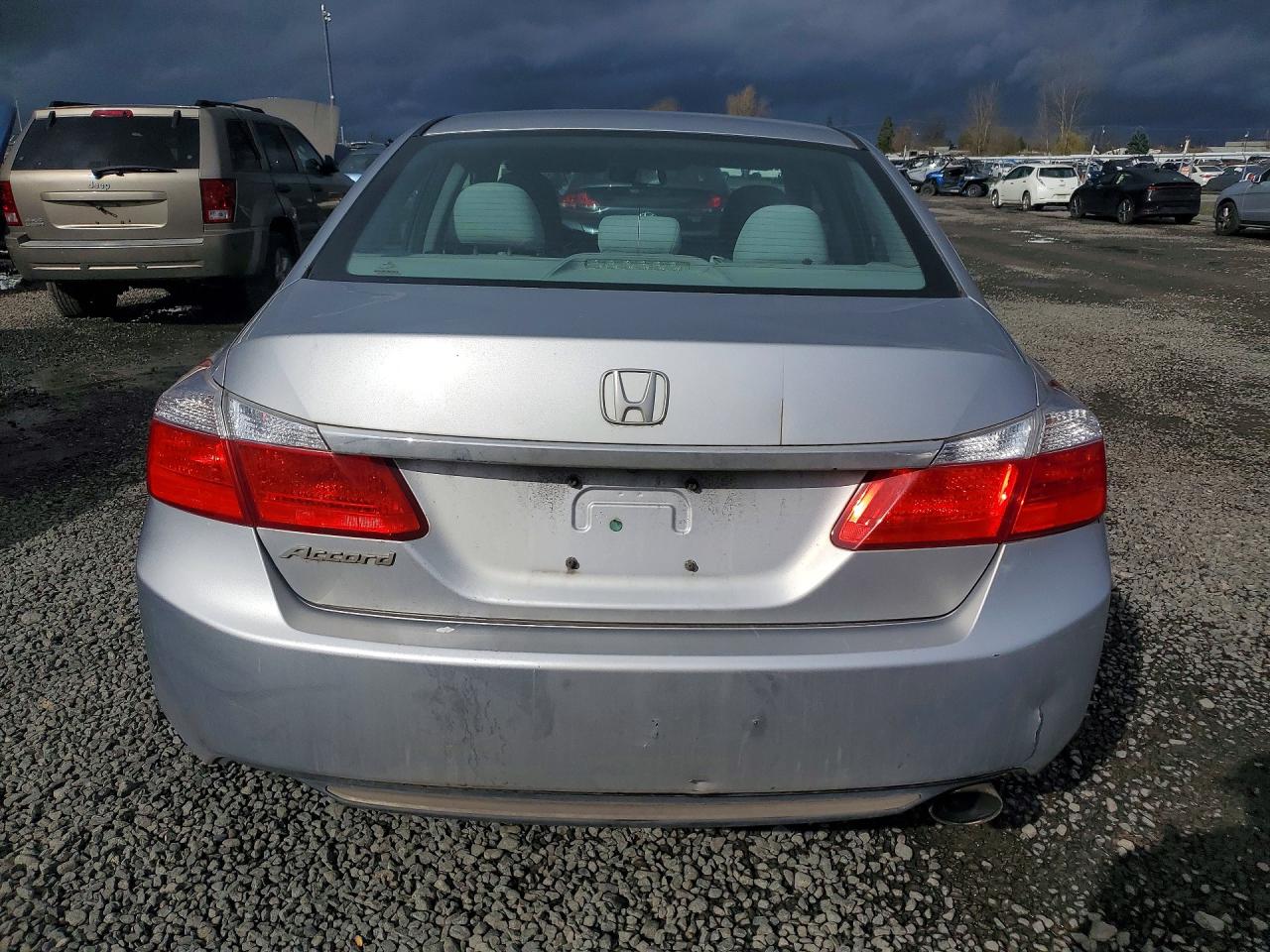 2013 HONDA ACCORD LX photo 16