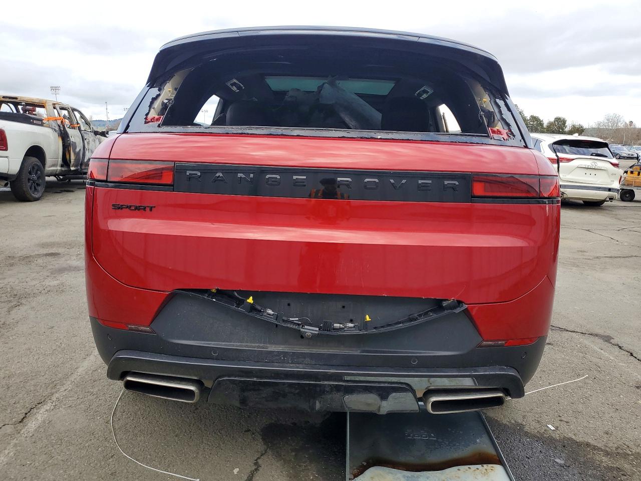 2024 LAND ROVER RANGE ROVER SPORT SE photo 11