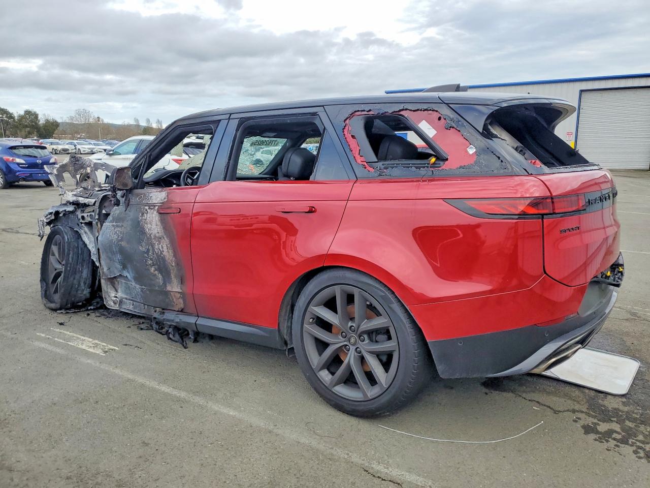 2024 LAND ROVER RANGE ROVER SPORT SE photo 3