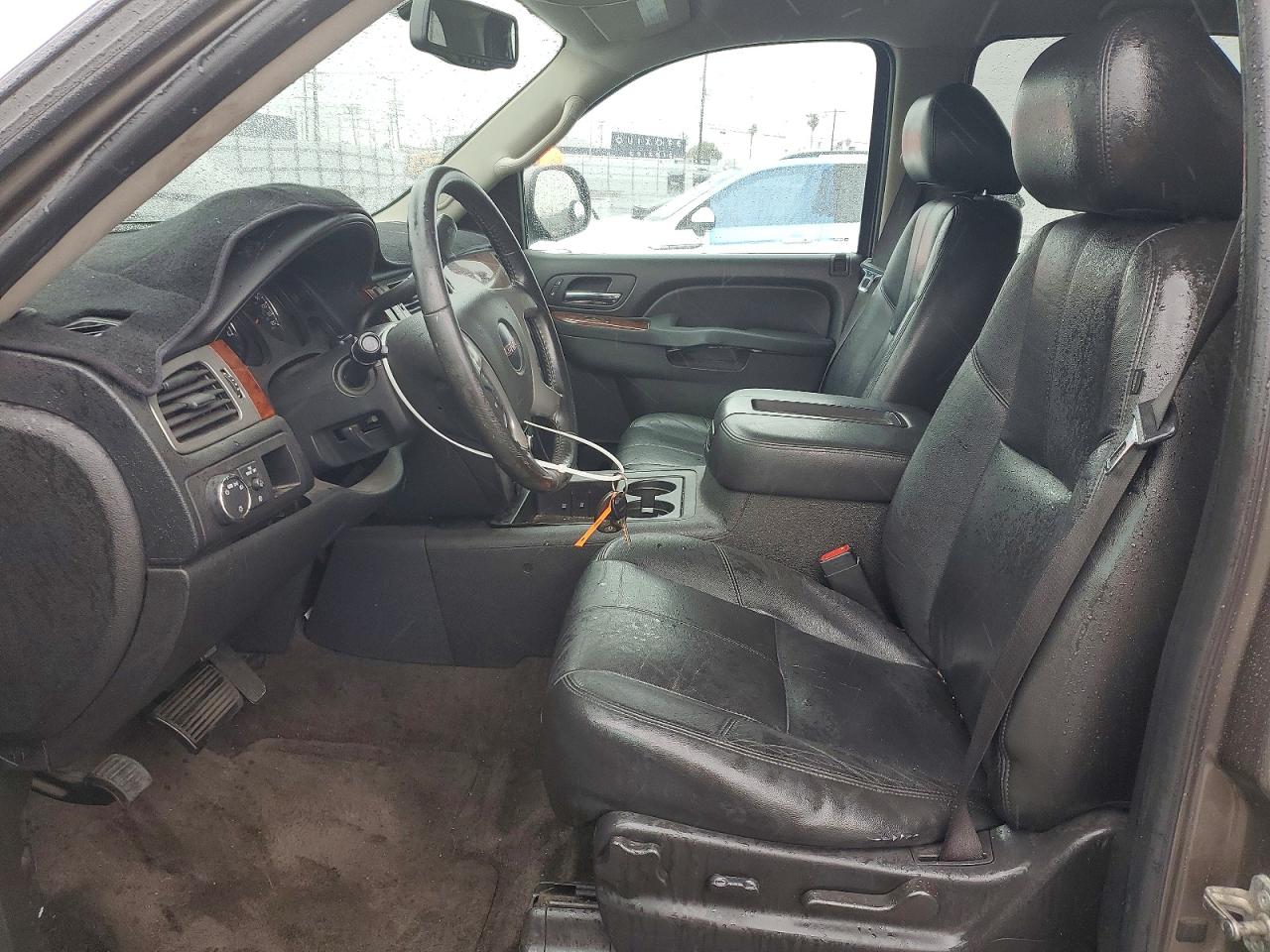 2012 GMC YUKON XL C1500 SLT photo 7