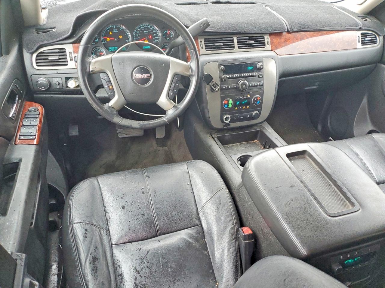 2012 GMC YUKON XL C1500 SLT photo 8