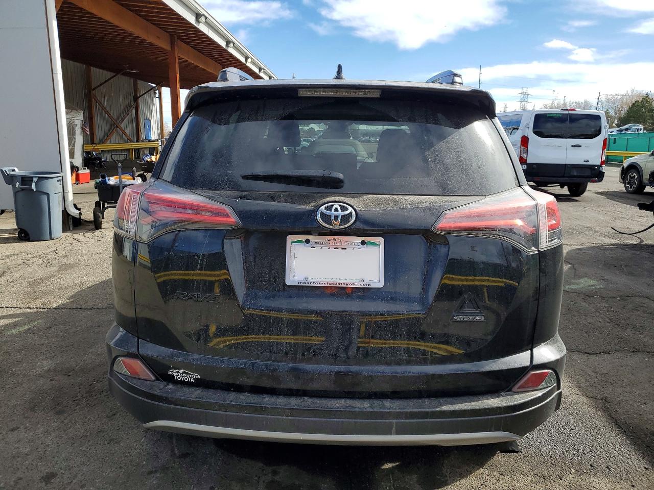 2018 TOYOTA RAV4 ADVENTURE photo 6