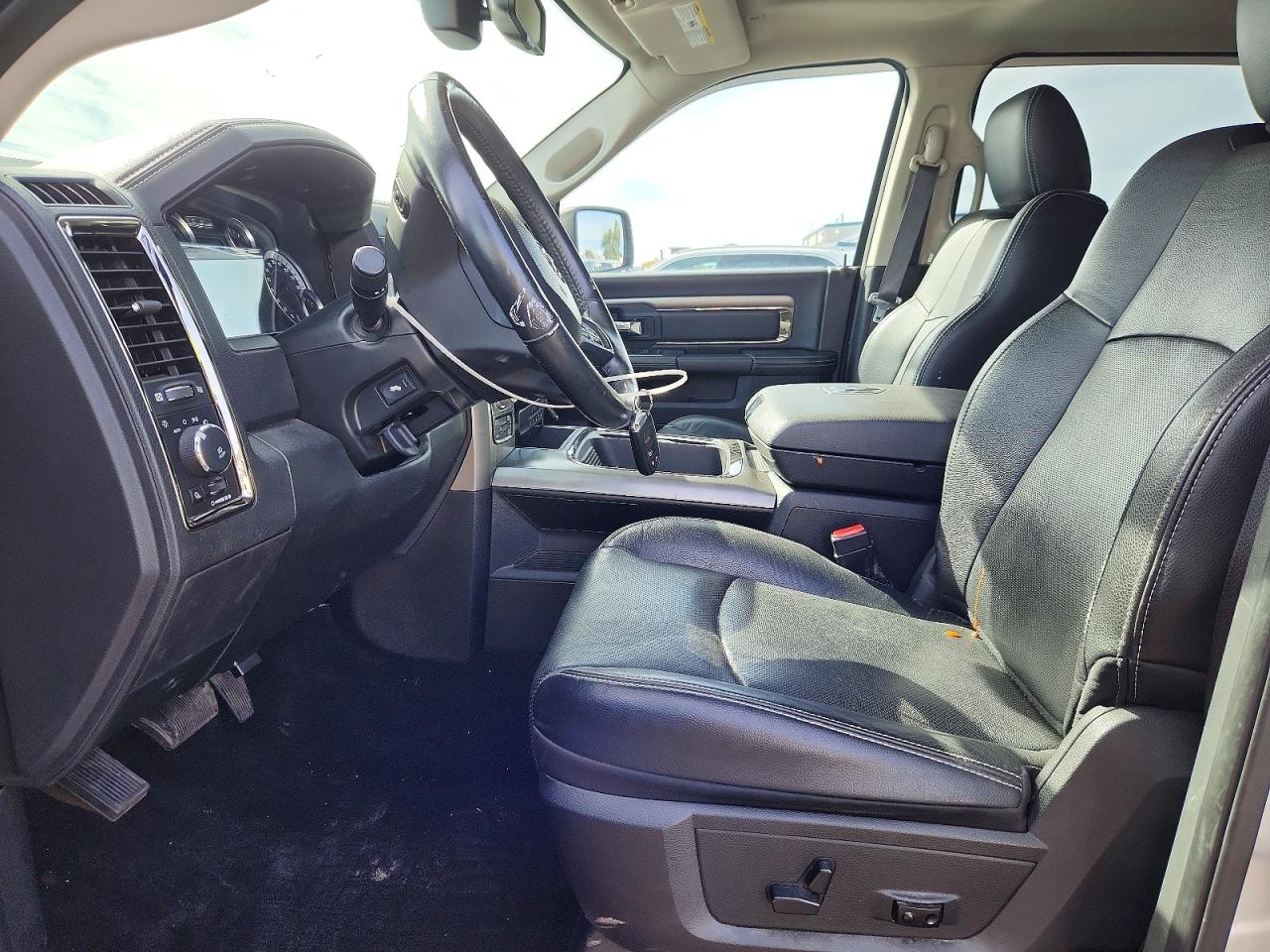 2017 RAM 1500 SPORT photo 19