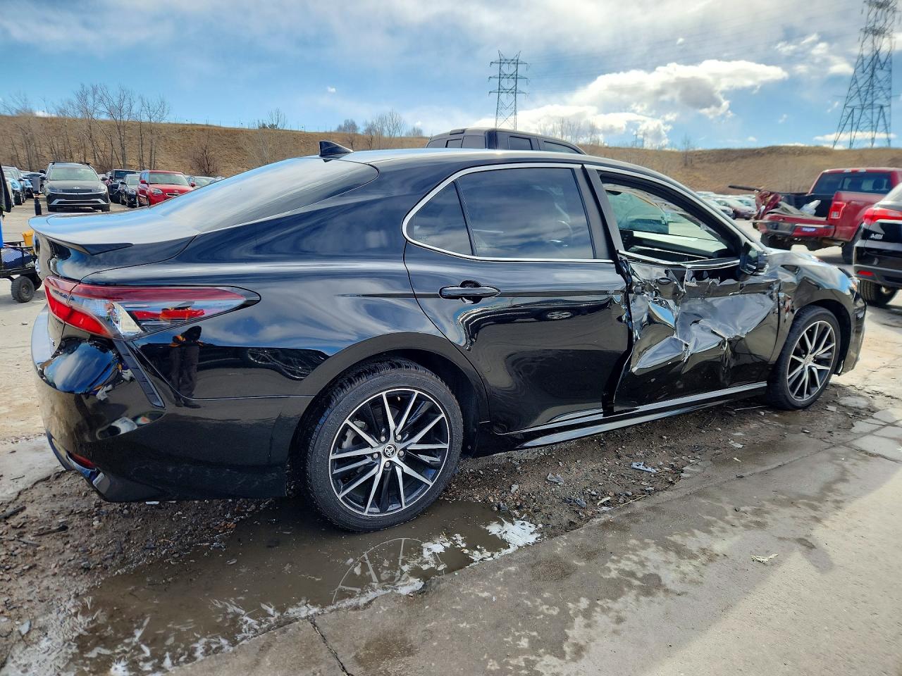 2023 TOYOTA CAMRY SE photo 3