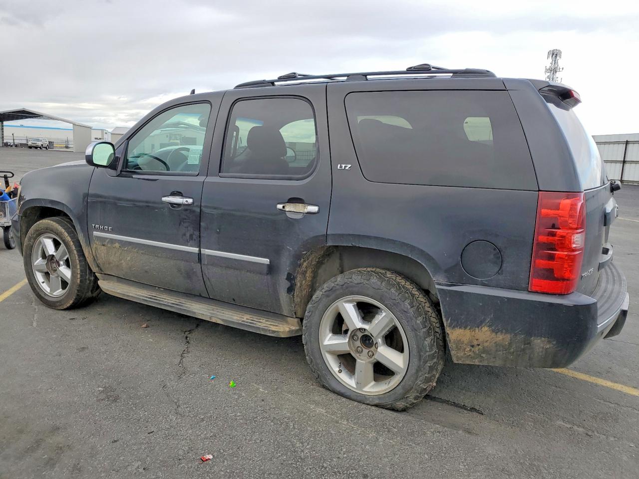 2011 CHEVROLET TAHOE K1500 LTZ photo 3