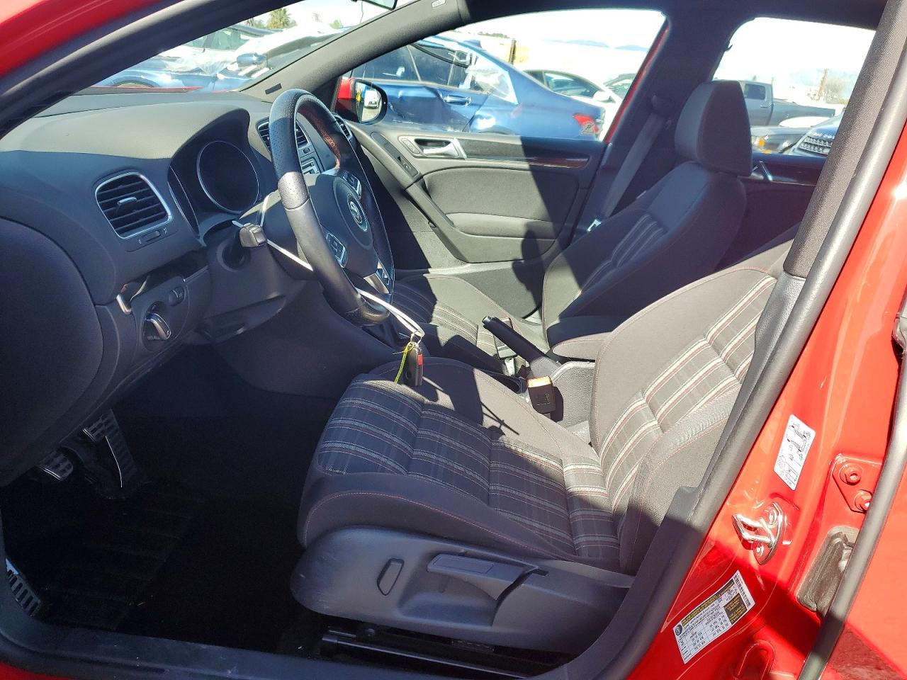 2013 VOLKSWAGEN GTI photo 7