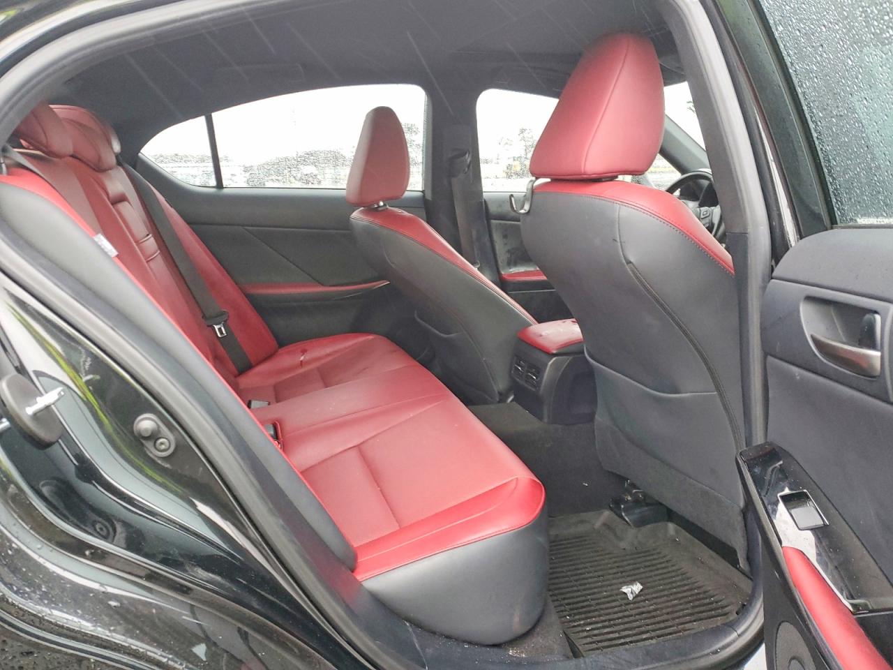 2021 LEXUS IS 300 photo 10