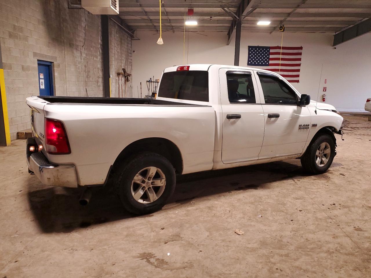 2015 RAM 1500 ST photo 3