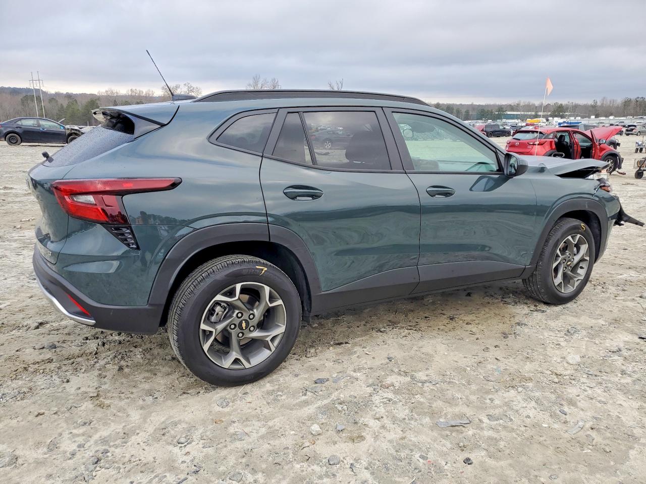 2025 CHEVROLET TRAX 1LT photo 3