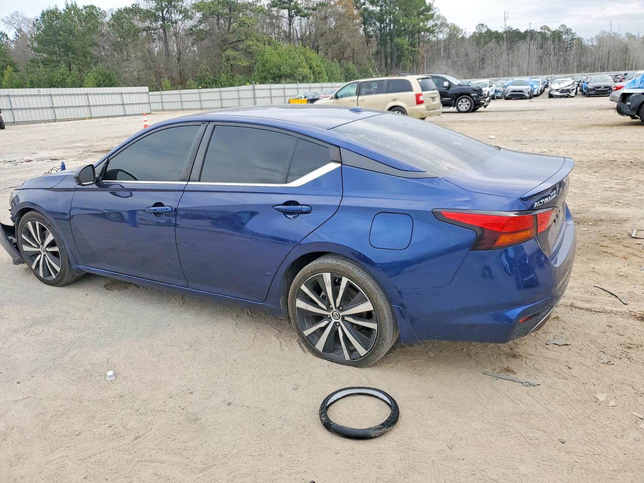 2019 NISSAN ALTIMA SR photo 2