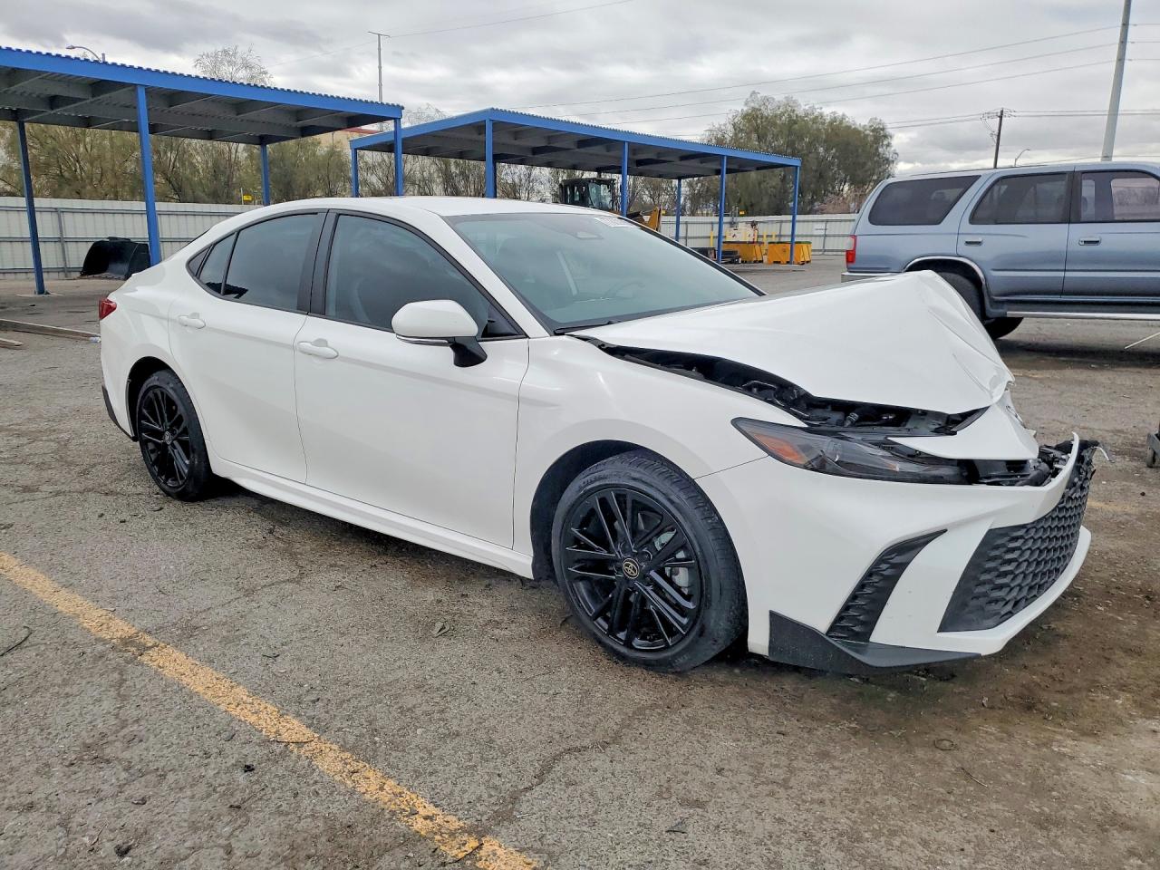 2025 TOYOTA CAMRY SE photo 4