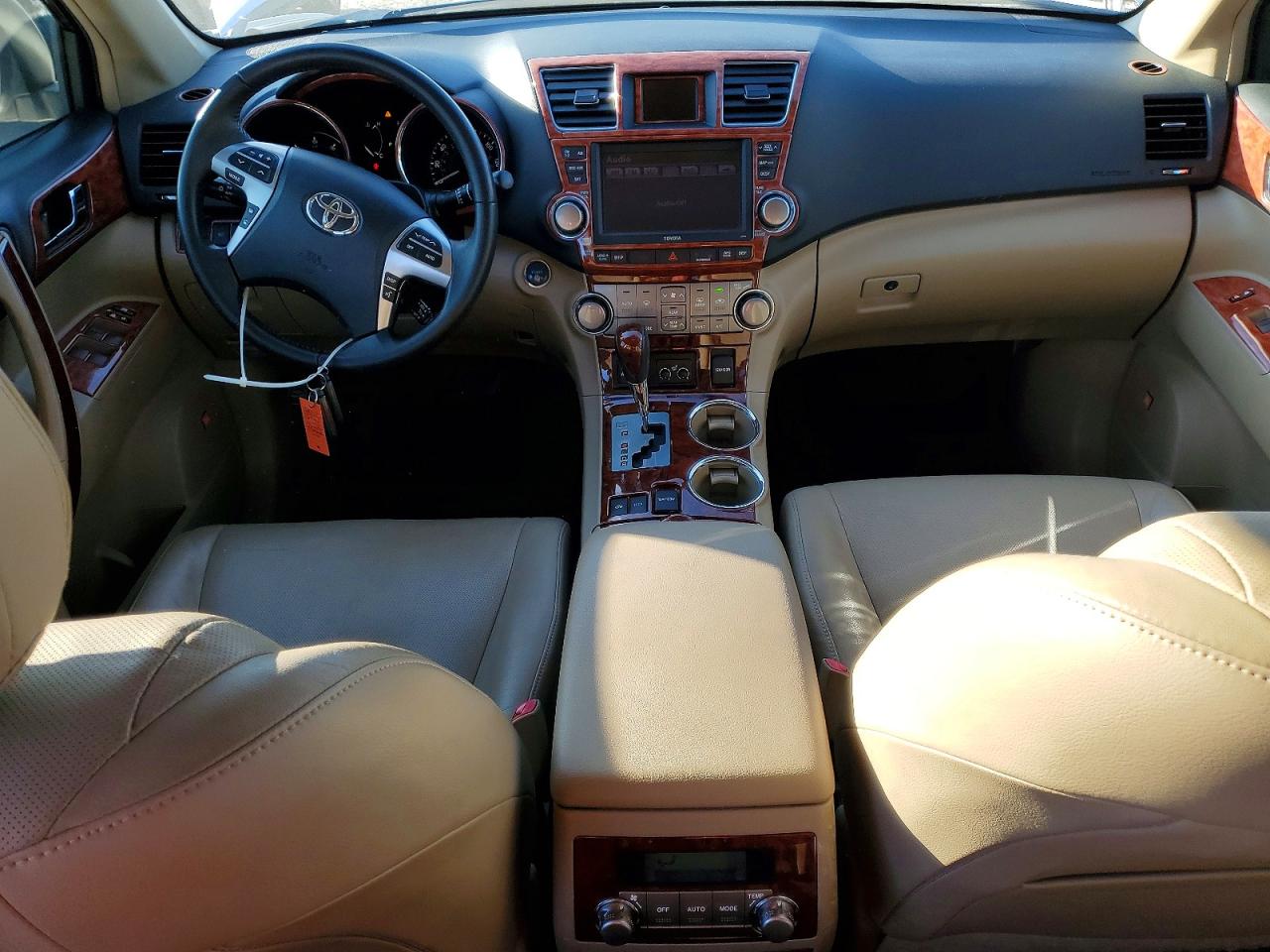 2012 TOYOTA HIGHLANDER photo 8