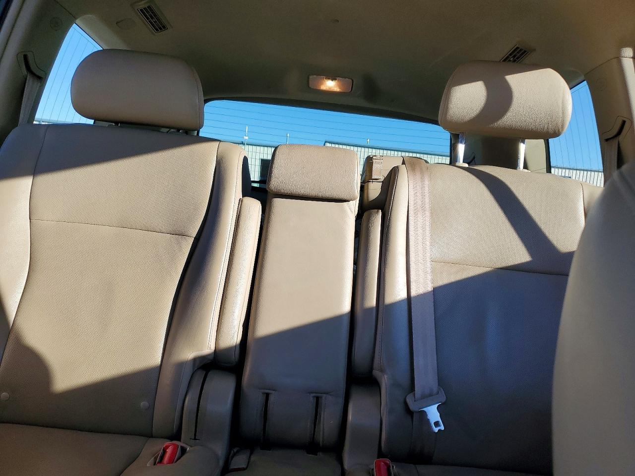2012 TOYOTA HIGHLANDER photo 10