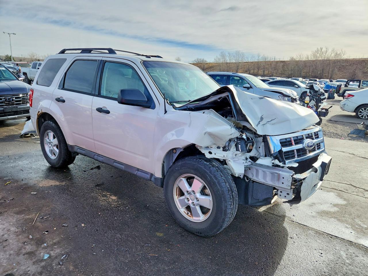 2011 FORD ESCAPE XLT photo 4
