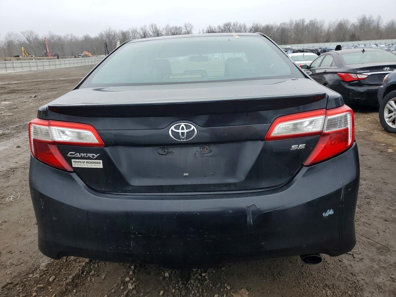 2012 TOYOTA CAMRY BASE photo 11