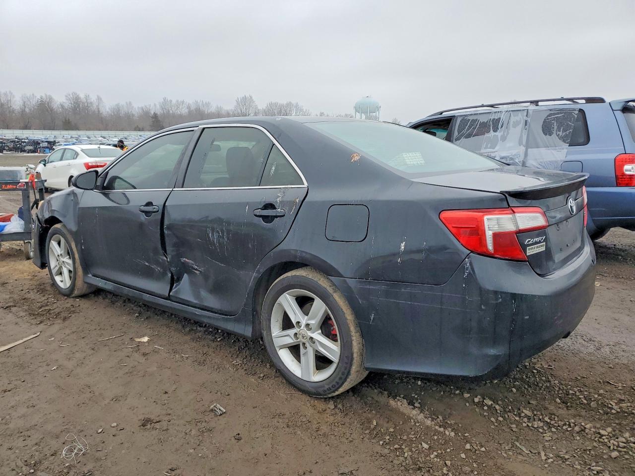 2012 TOYOTA CAMRY BASE photo 3