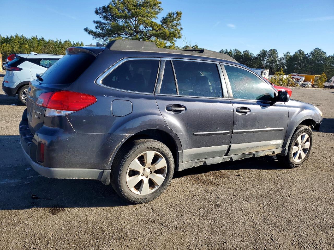 2011 SUBARU OUTBACK 3.6R LIMITED photo 3