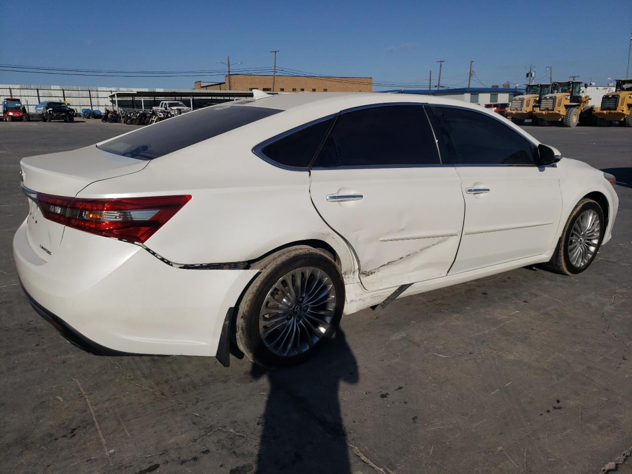 2016 TOYOTA AVALON XLE photo 5