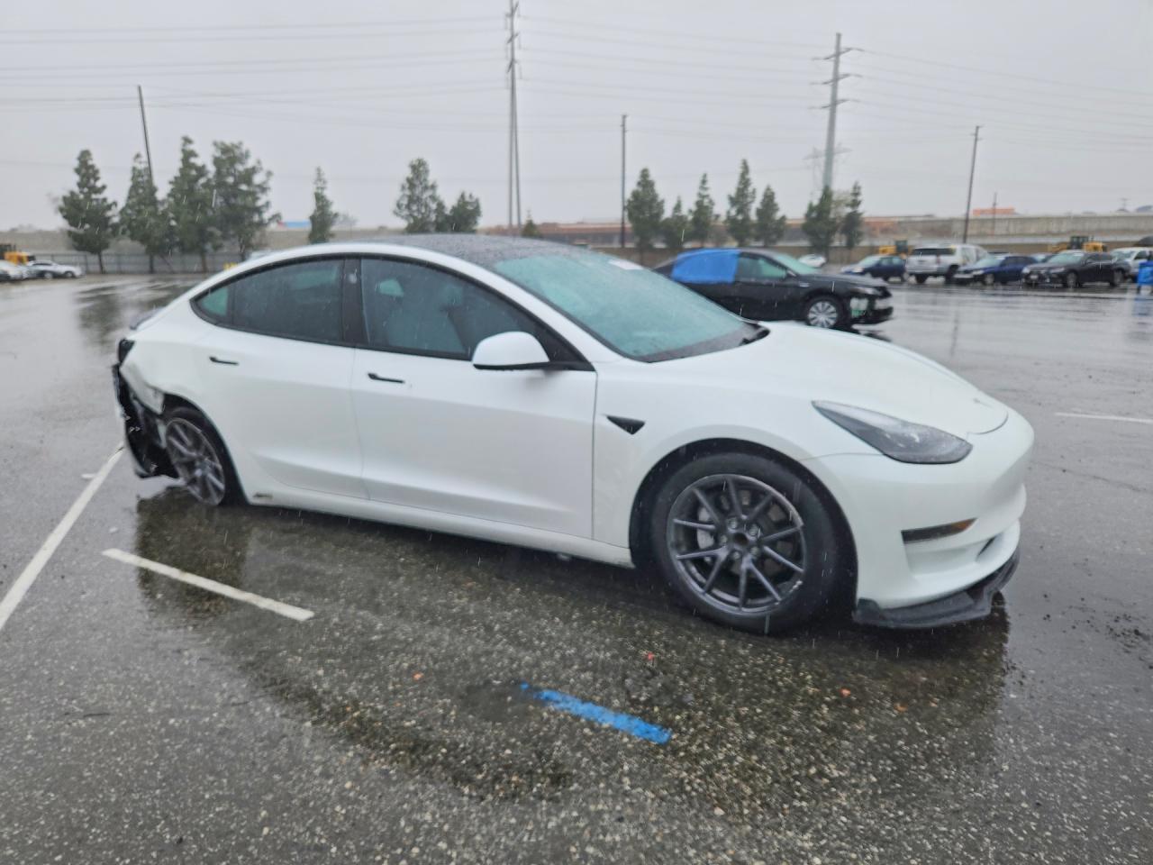 2023 TESLA MODEL 3 photo 4