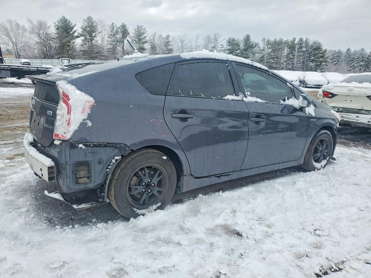 2013 TOYOTA PRIUS photo 5