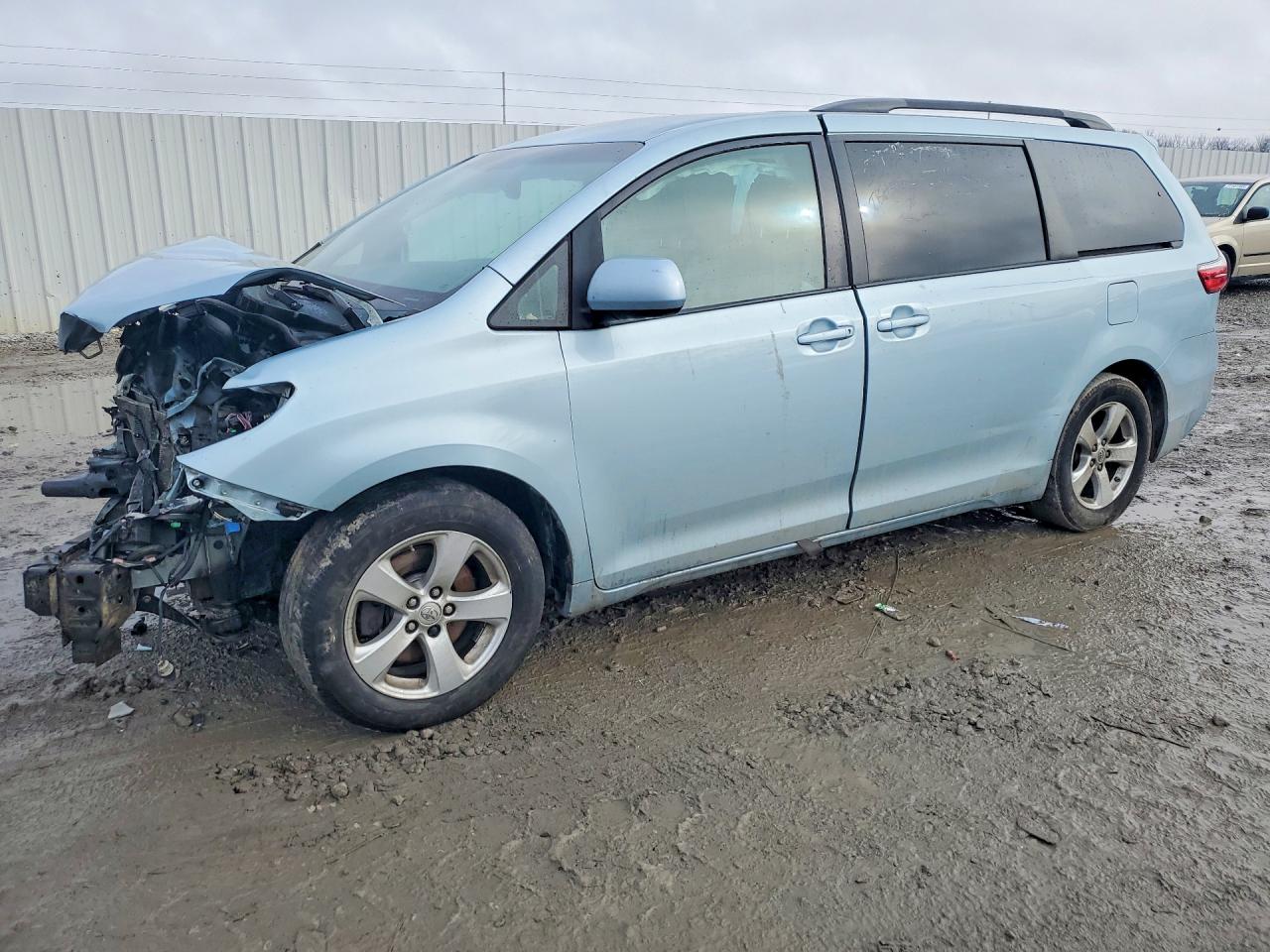 2015 TOYOTA SIENNA