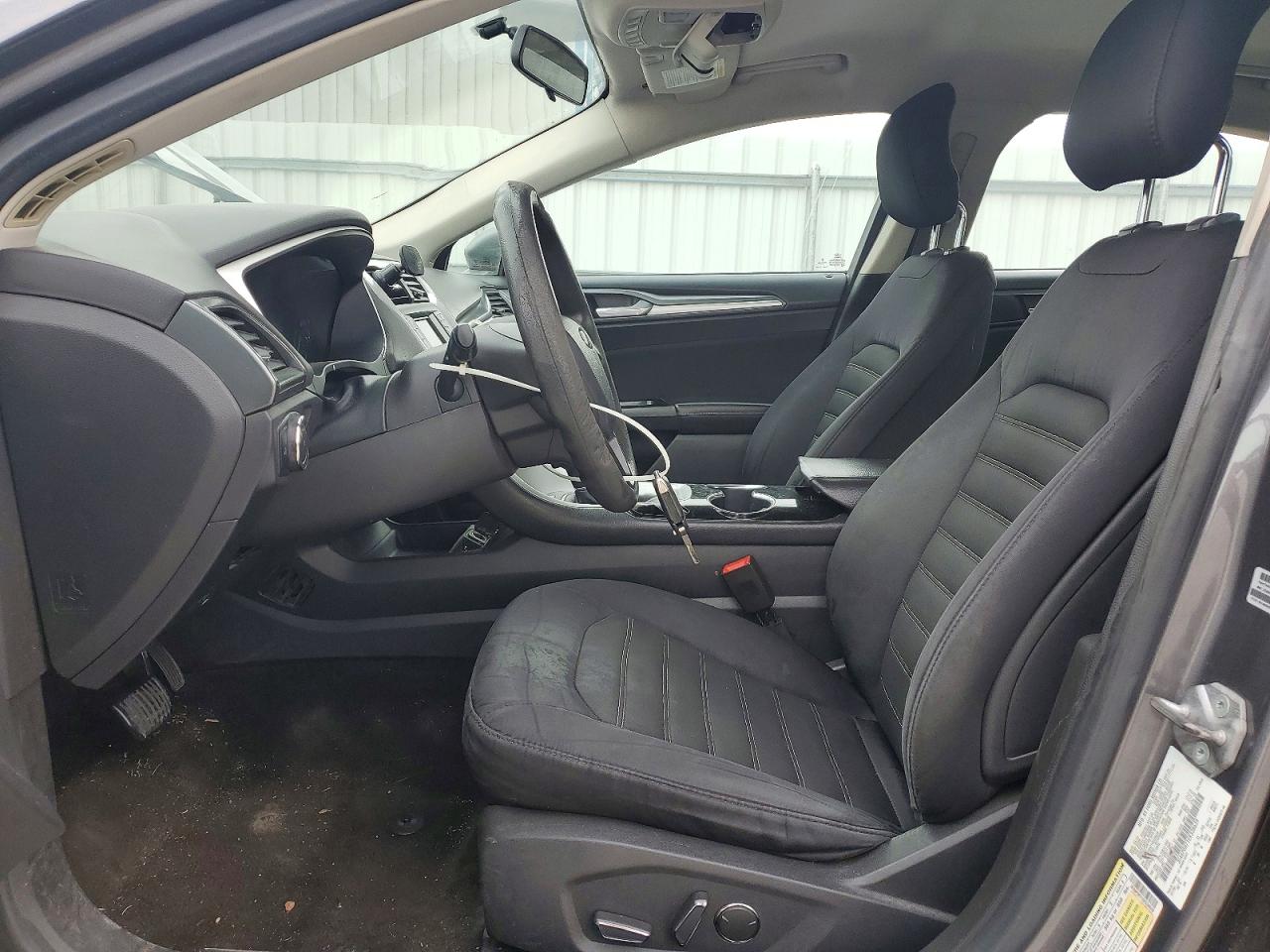 2014 FORD FUSION SE photo 19