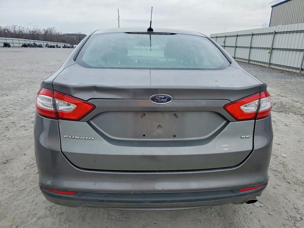 2014 FORD FUSION SE photo 16