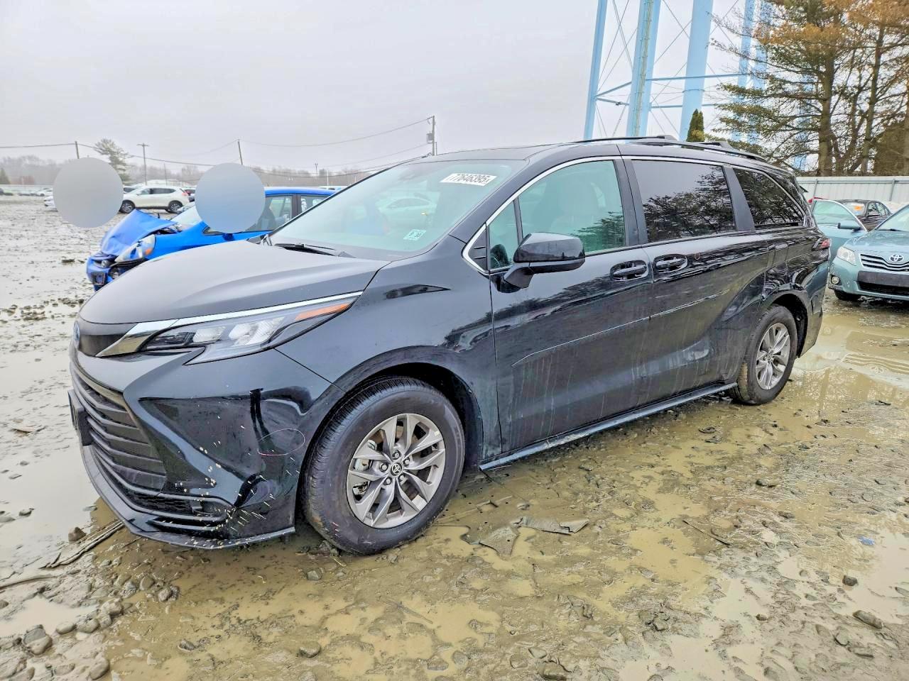 2025 TOYOTA SIENNA