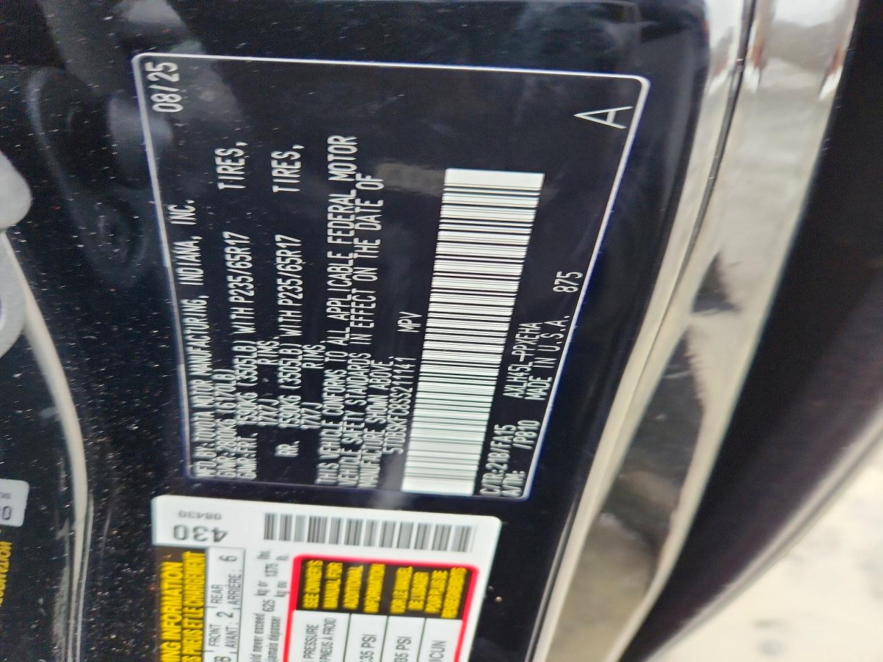 2025 TOYOTA SIENNA LE photo 13
