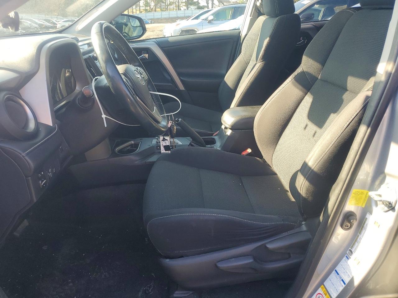 2018 TOYOTA RAV4 XLE photo 13