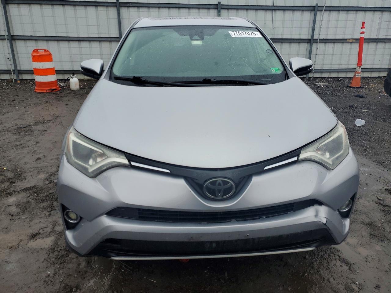 2018 TOYOTA RAV4 XLE photo 9