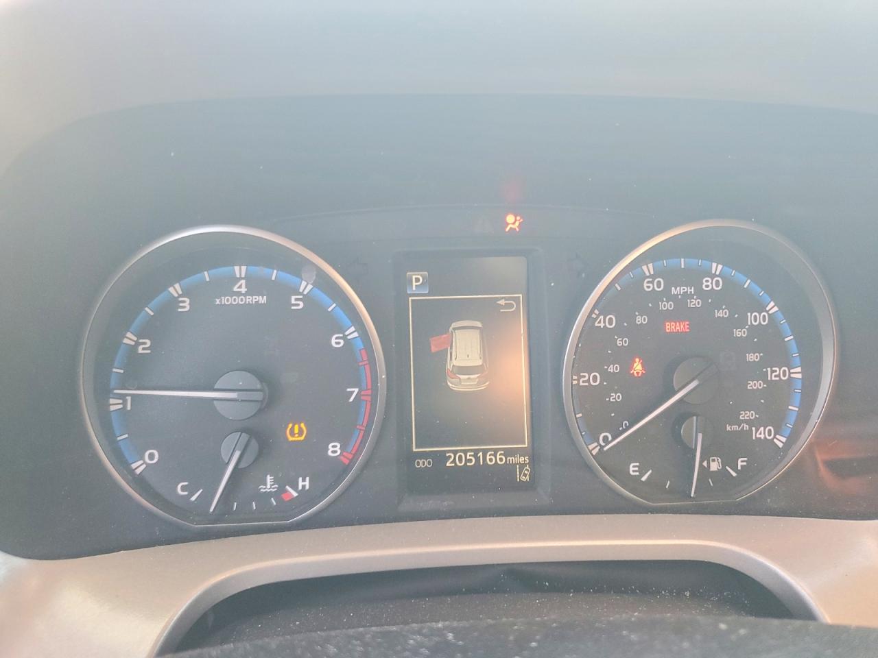 2018 TOYOTA RAV4 XLE photo 17