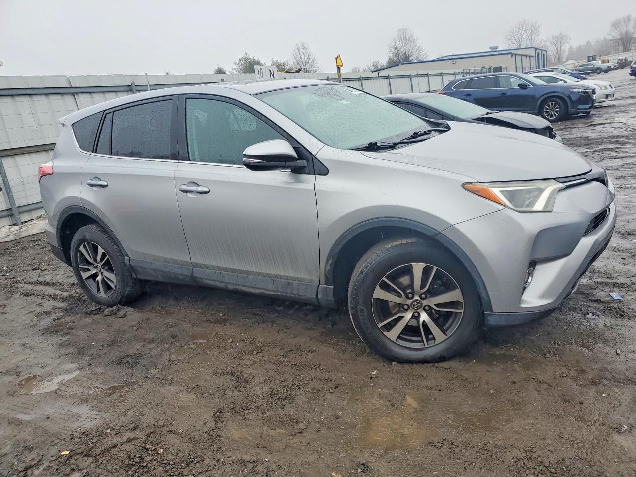 2018 TOYOTA RAV4 XLE photo 7