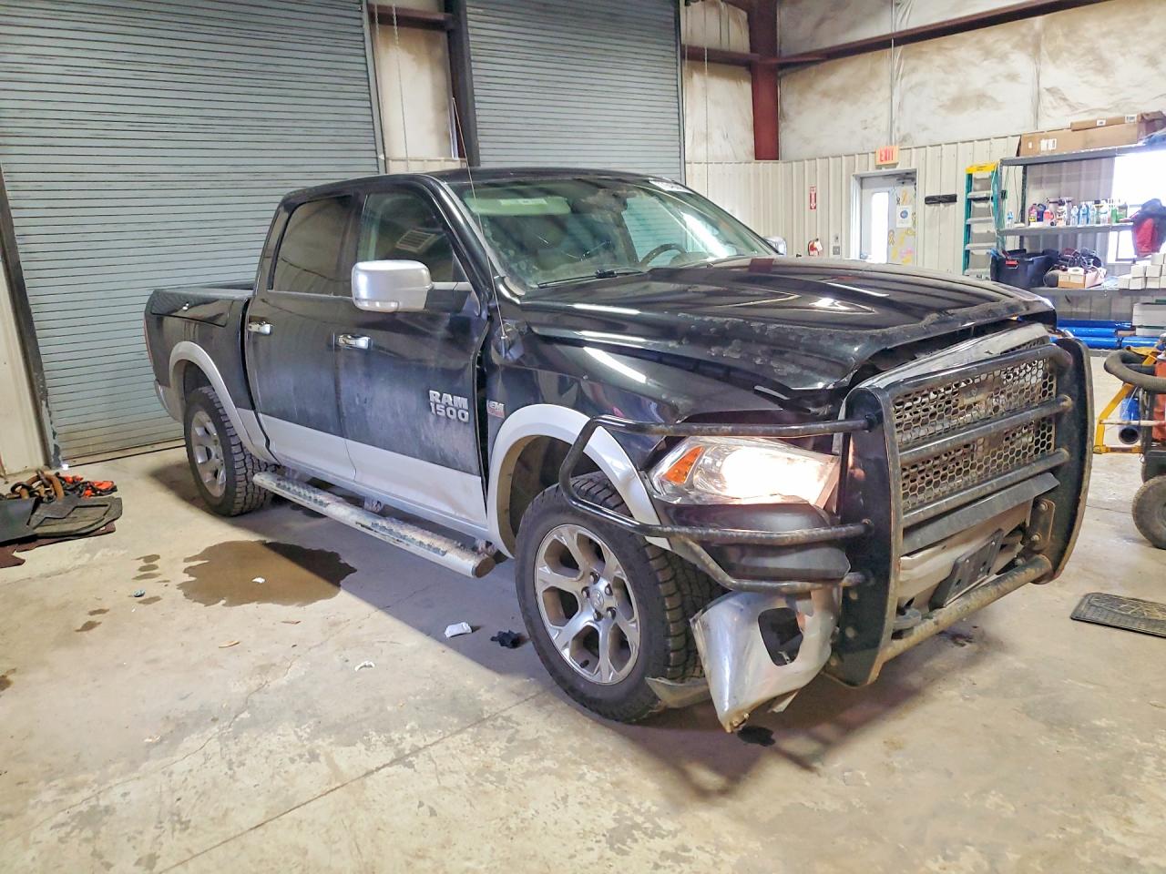 2017 RAM 1500 LARAMIE photo 4