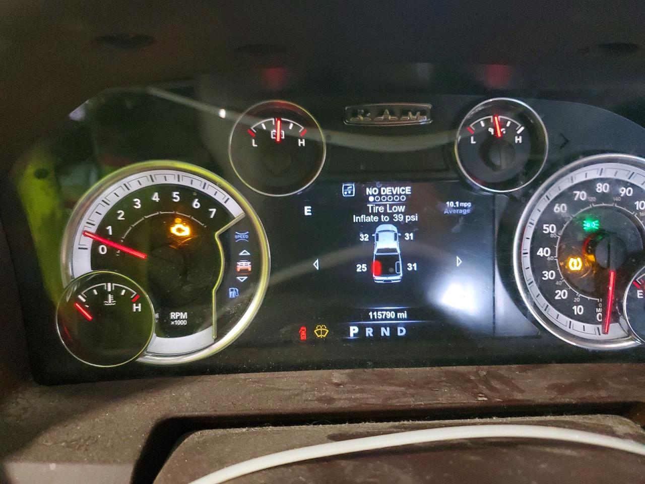 2017 RAM 1500 LARAMIE photo 9