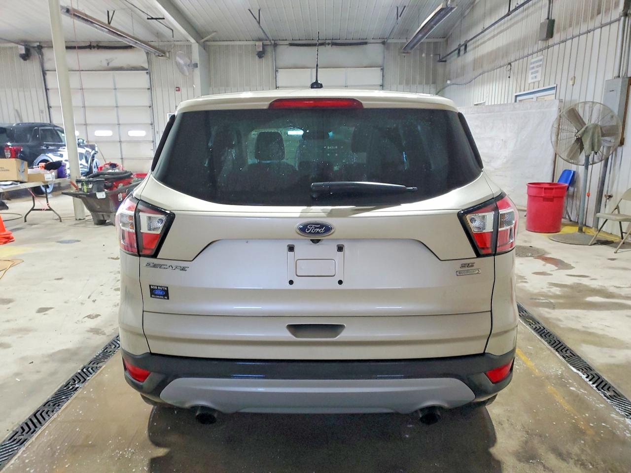 2017 FORD ESCAPE SE photo 11