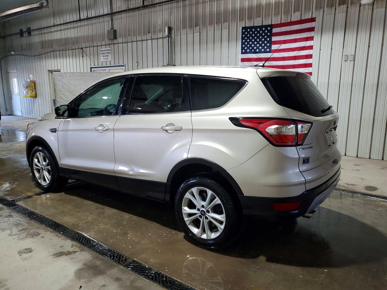 2017 FORD ESCAPE SE photo 3
