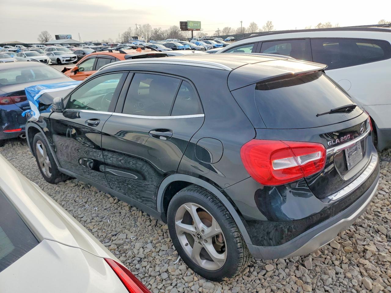 2019 MERCEDES-BENZ GLA 250 4MATIC photo 3
