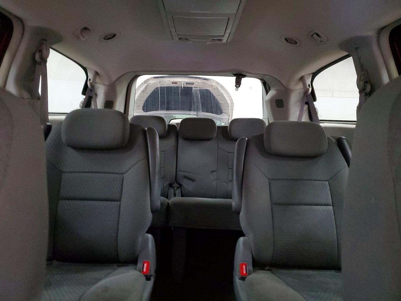 2010 CHRYSLER TOWN & COUNTRY TOURING photo 10