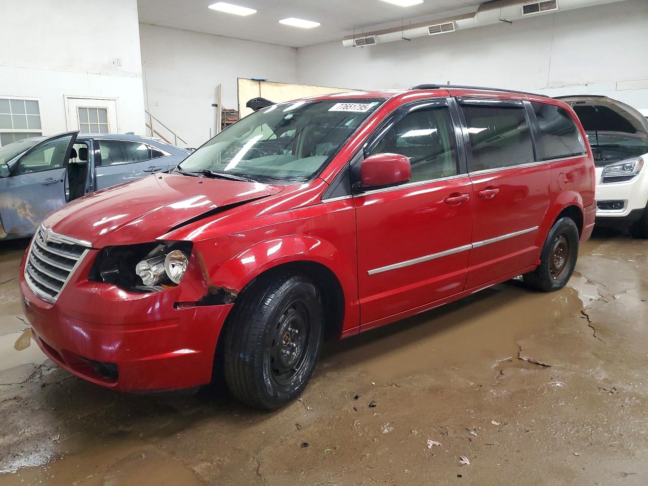 2010 CHRYSLER TOWN & COUNTRY
