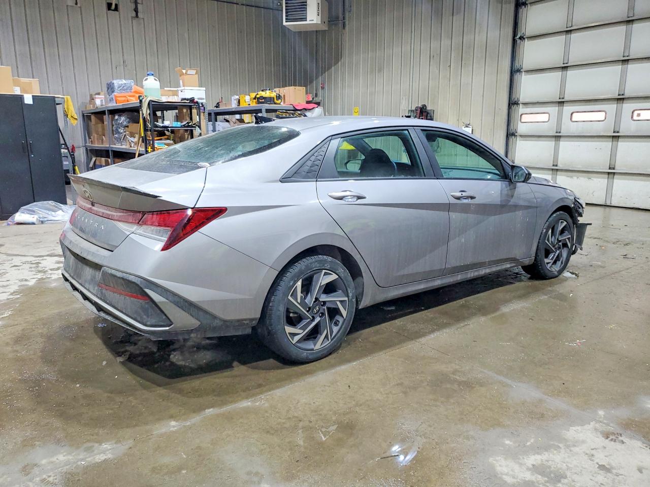 2025 HYUNDAI ELANTRA SEL SPORT photo 3