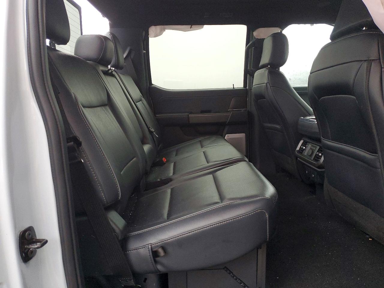 2025 FORD F150 LARIAT photo 19